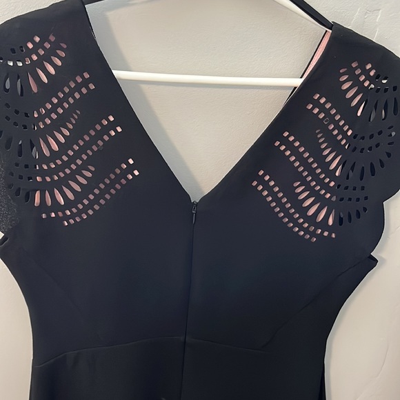 Ladies dress - Picture 6 of 7